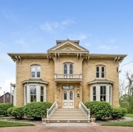 4212300-830w553hr.jpg